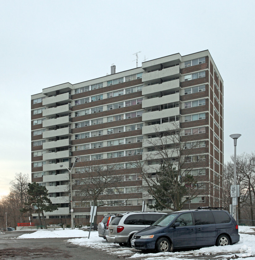 Primary Photo - Warden Woods
