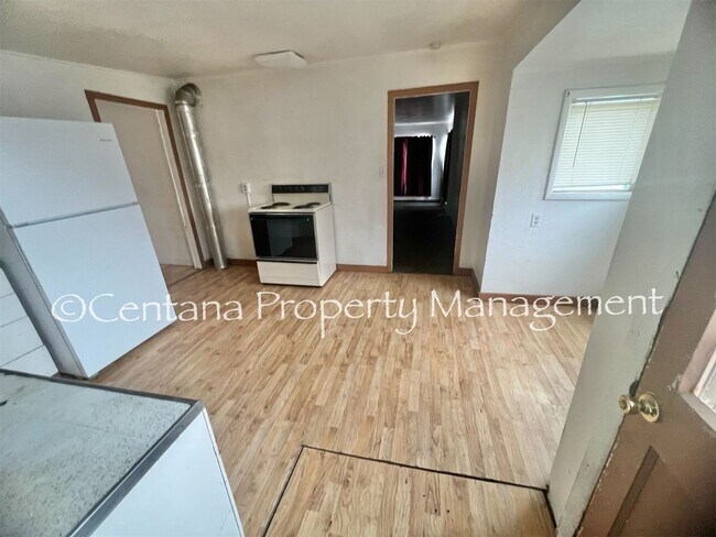 Building Photo - Great Two Bedroom with large shed!