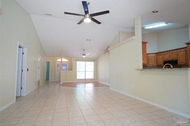 Building Photo - 5947 Grandview Dr