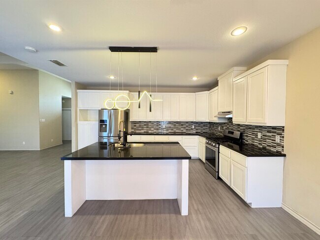Building Photo - 120 Tranquilo Dr