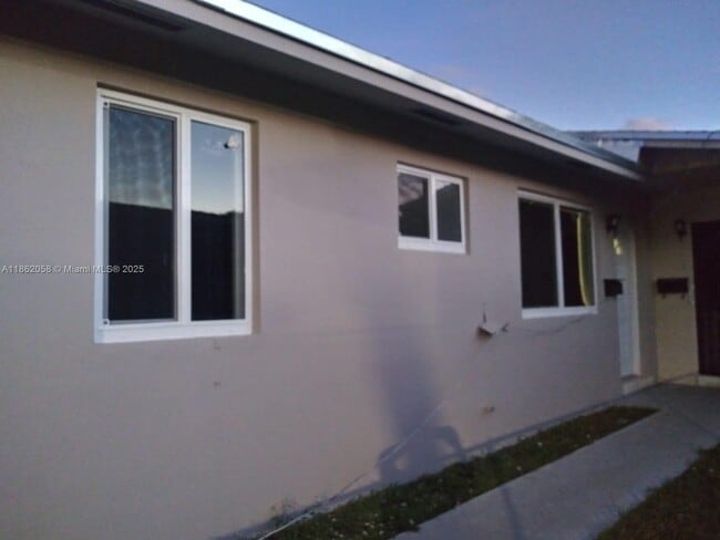 Building Photo - 2172 NW 17th St