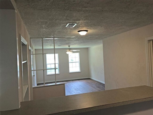 Building Photo - 1407 Loper St