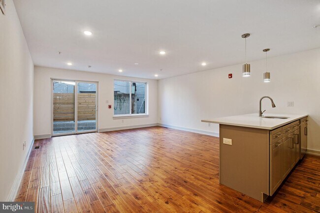 Building Photo - 1511 Brown St