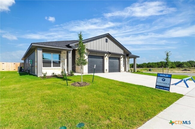 Building Photo - 902 Cherry Laurel Ln