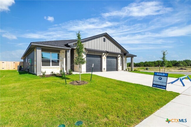 Foto del edificio - 902 Cherry Laurel Ln