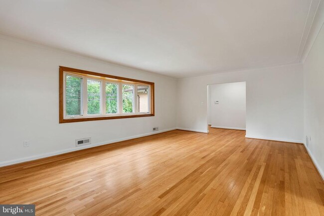 Building Photo - 8210 West Beach Dr NW