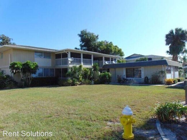 Building Photo - 3075 Los Altos Dr