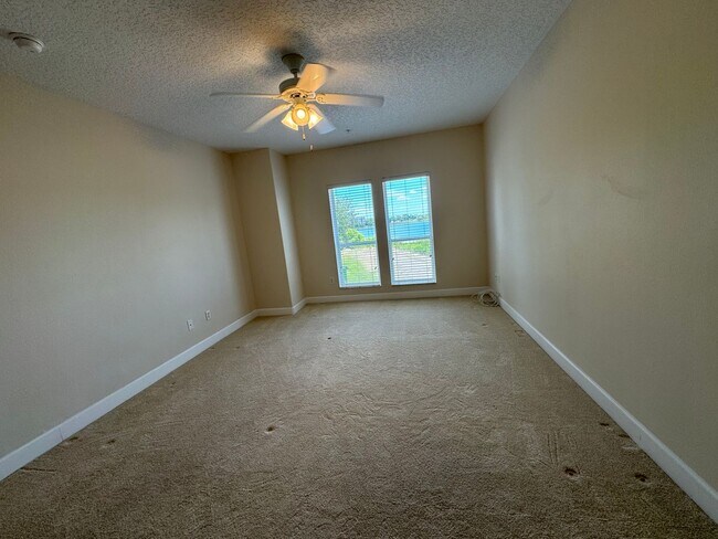 Foto del edificio - MOVE IN SPECIAL - CONDO LOCATE IN GATED COMMUNITY  IN DR. PHILLIPS-TOSCANA