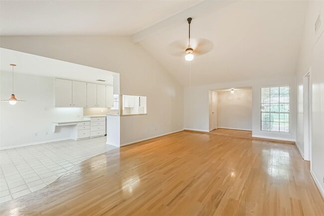 Foto del edificio - 8419 Stroud Dr