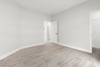 Building Photo - 2588 Mizzoni Cir