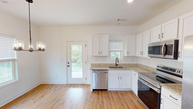 Foto del edificio - Creekside Living at The Villages at Bear C...