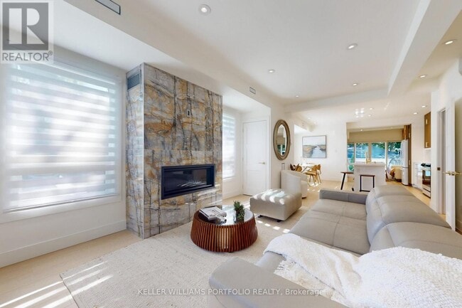 Photo du bâtiment - 22 Pitt Ave