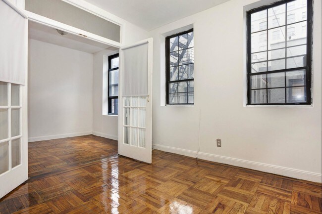 Building Photo - 208 W 88th St