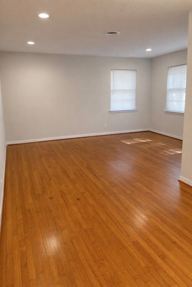 Foto del edificio - 6822 Neff St