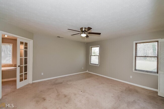 Building Photo - 7065 Rivertown Rd