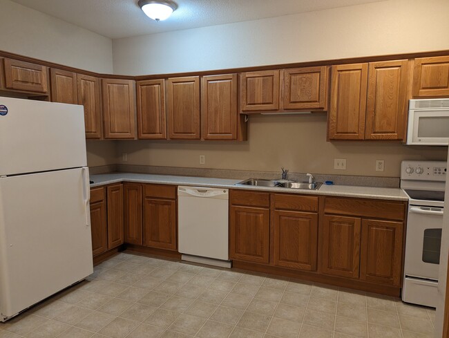 Building Photo - 2627 Orchard Dr