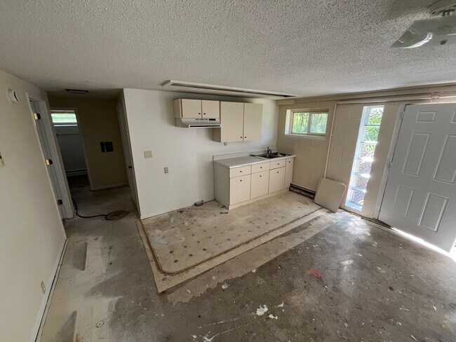 Foto del edificio - 1618 Maple Grove Rd