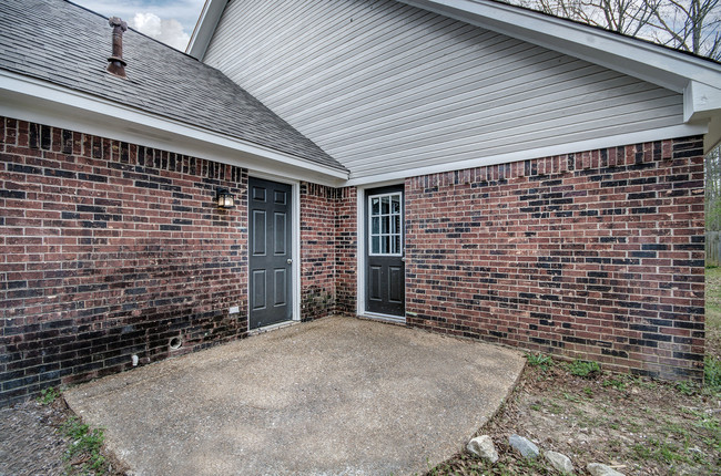 Building Photo - 419 Vining Ct