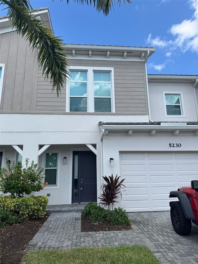 Foto principal - 5230 Thatcher Ct