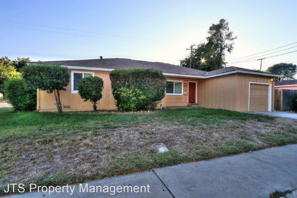 Foto principal - 2 br, 1 bath House - 2410 Chase Drive