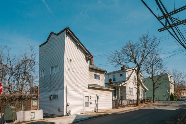 Photo - Holbrook & California Apartment