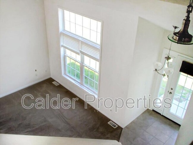 Building Photo - 2086 Eaststone St SE