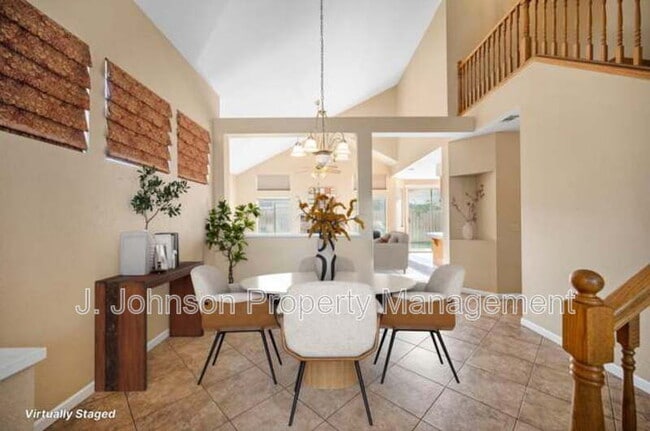 Building Photo - 516 Carrigane Way