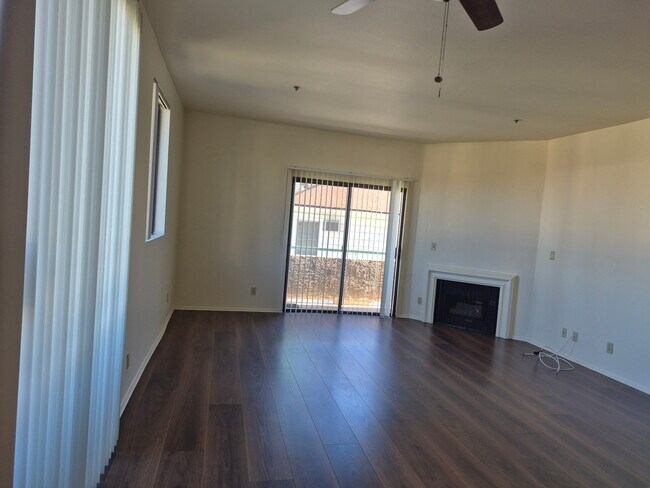 Foto del edificio - Dicken's Court Apartments