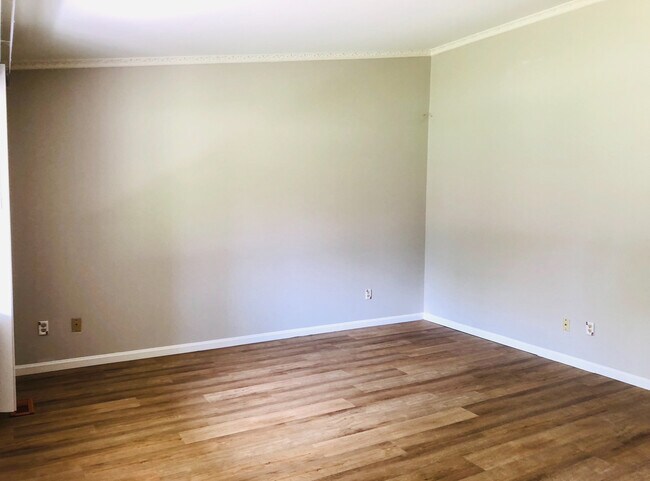 Building Photo - 21600 Whittington St