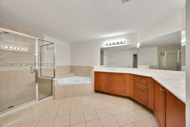 Foto del edificio - 8395 SW 73rd Ave