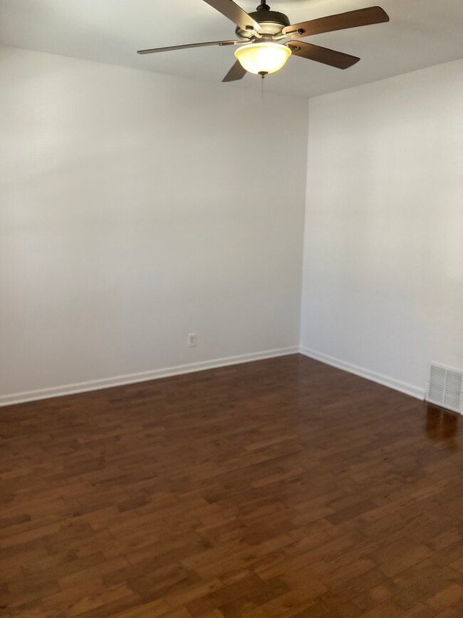 Building Photo - 2810 S Lenox St