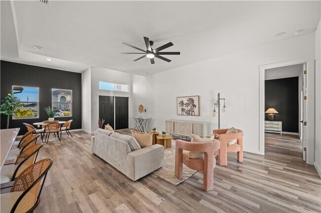 Foto del edificio - New Construction Home in Desirable Cape Co...