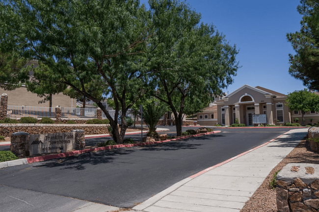 Foto del edificio - Franklin Place Townhomes