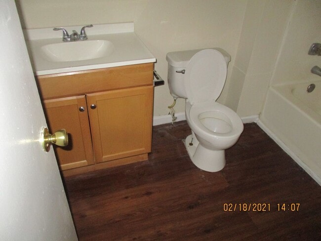 Building Photo - 2310 Beachview Dr