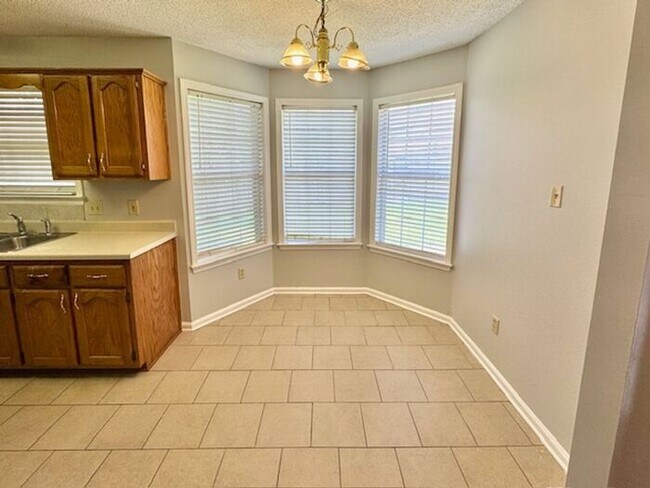 Foto del edificio - Available Now! 3 Bedroom 2 Bath Home in Co...