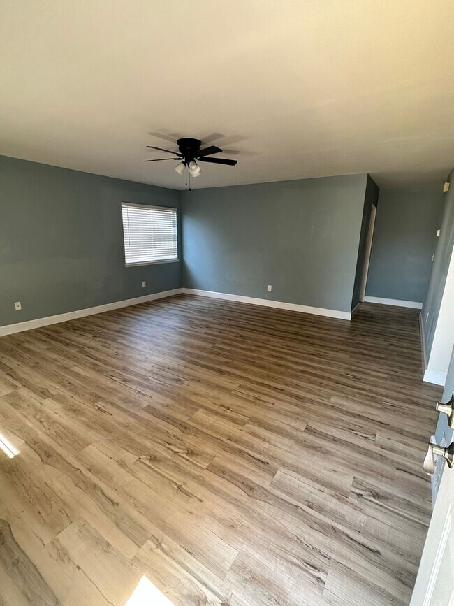 Foto del edificio - YOUR NEW HOME - IMPERIAL BEACH 3 bed / 2 b...