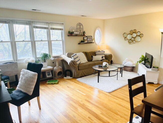 Foto del edificio - 3407 N Seminary Ave