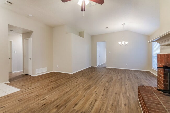 Building Photo - 2632 Bent Brook Dr
