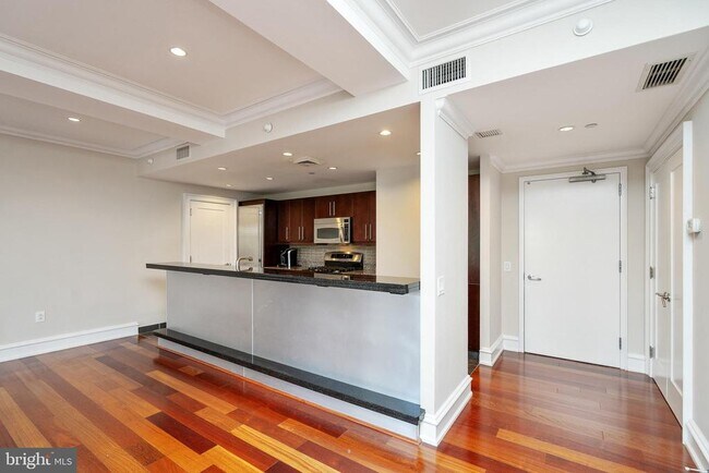 Building Photo - 219 S 18th St