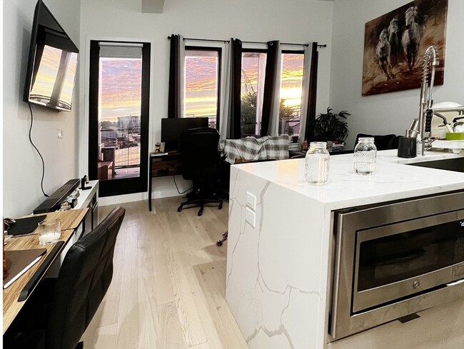 Foto del edificio - 360 Meridian St