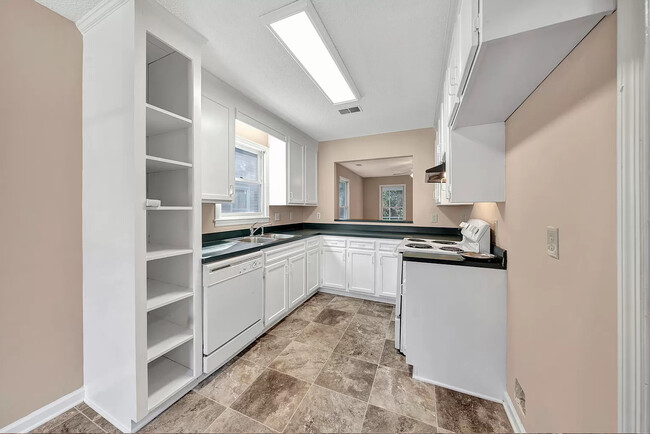 Building Photo - 925 Mill Run