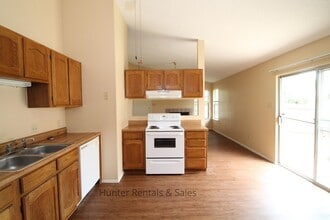 Building Photo - 1703 Dickens Dr