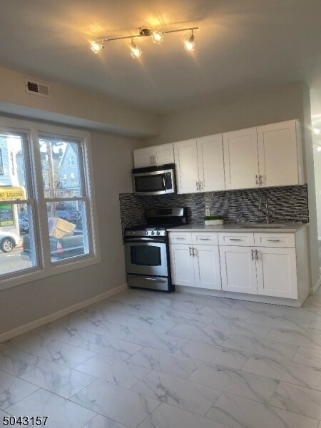 Primary Photo - 152 Belmont Ave