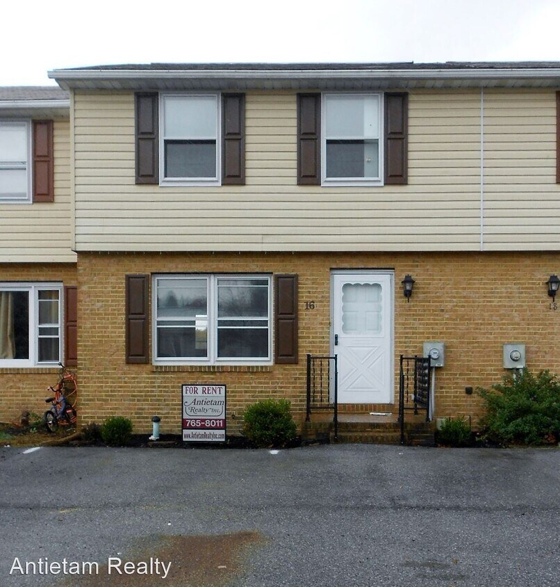 Primary Photo - 2 br, 1.5 bath House - 16 W. Ninth St.