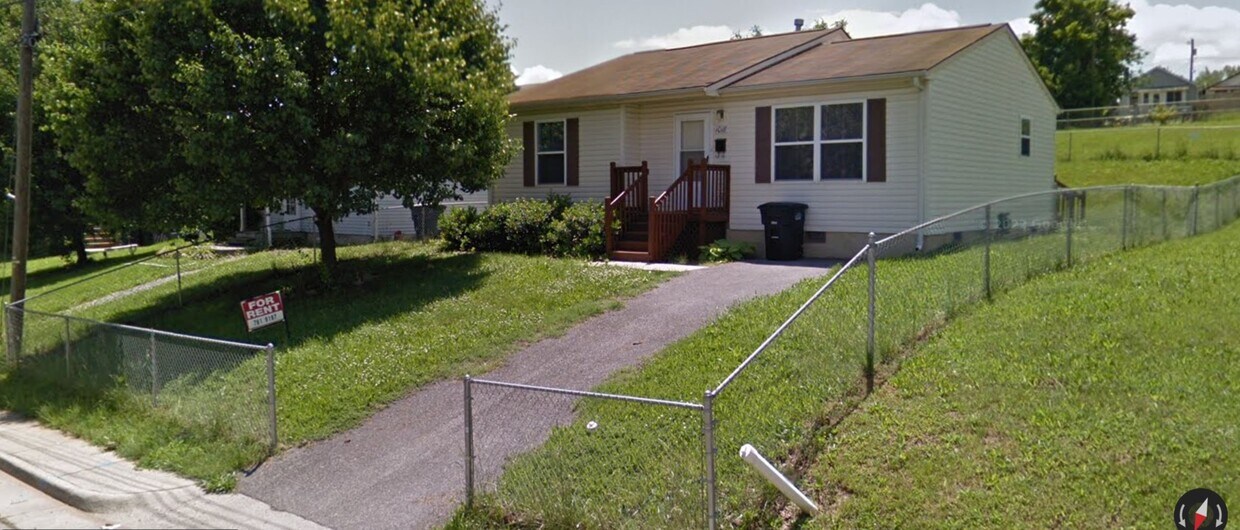 Primary Photo - 1018 Jackson Ave SW