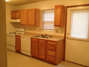 Building Photo - 1000 Church Hill Dr