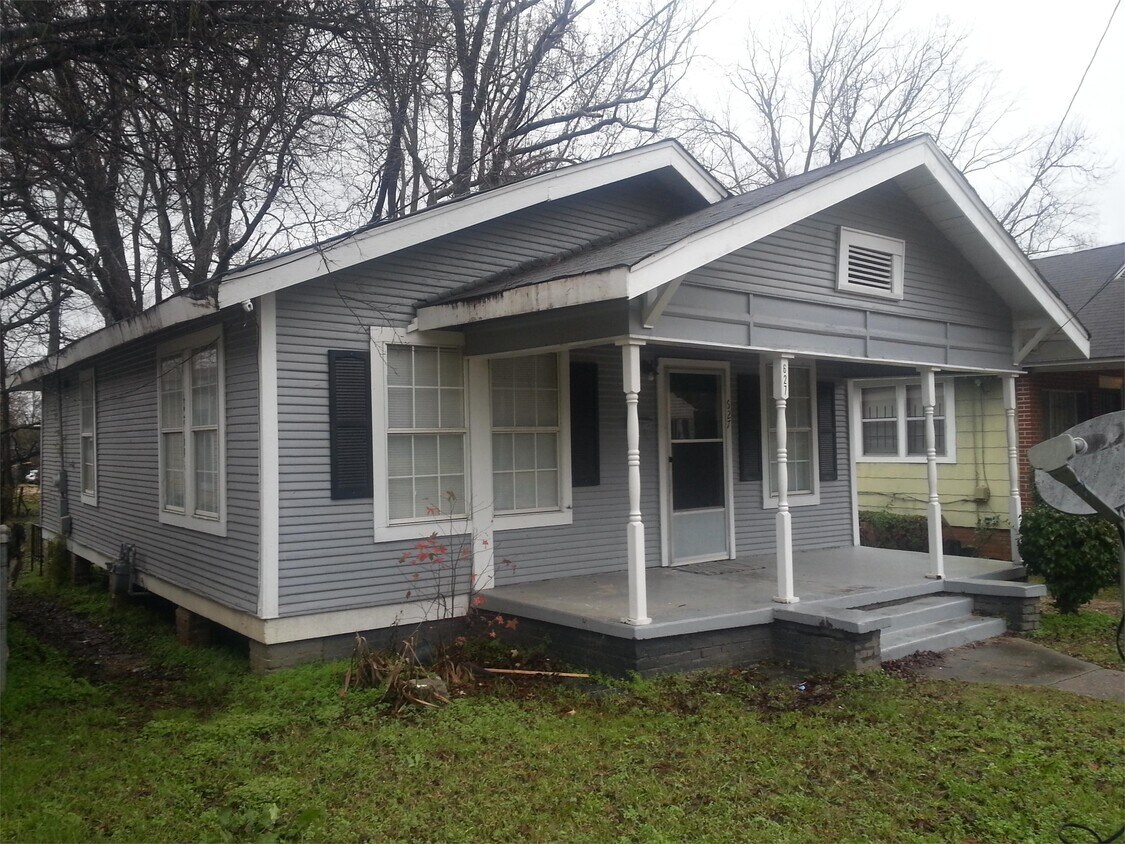 Primary Photo - 627 Maple St