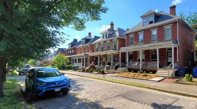 Building Photo - 484 E Sycamore St