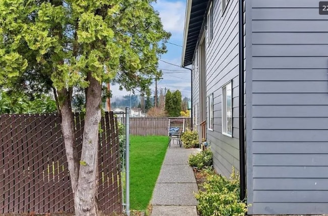 Building Photo - 800 4th St