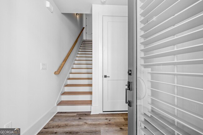 Foto del edificio - 325 Clarendon Ct